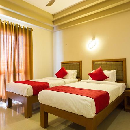 Hotel Garden Inn Kochi Екстер'єр фото