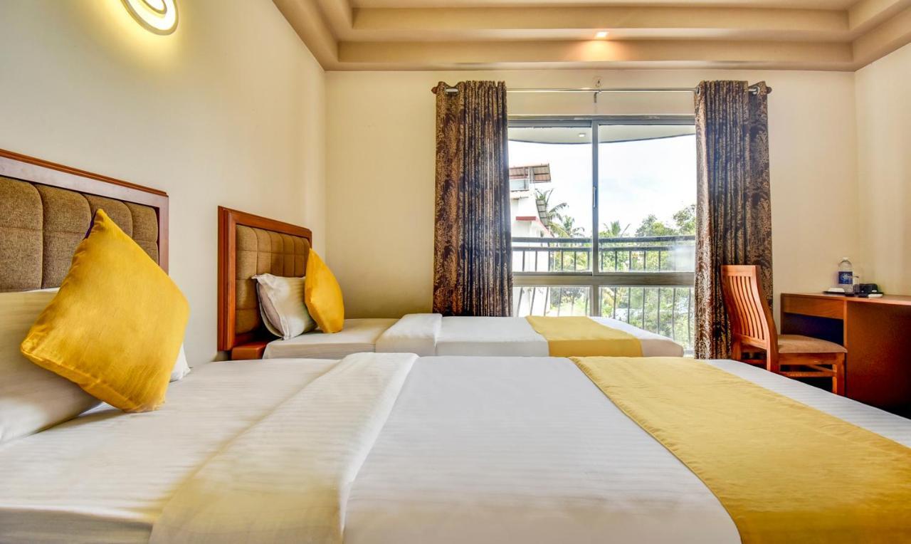 Hotel Garden Inn Kochi Екстер'єр фото