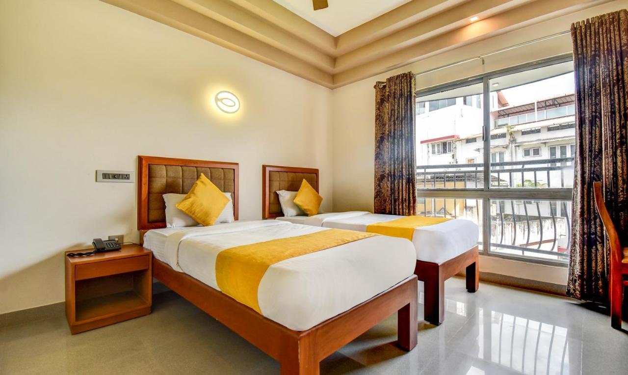 Hotel Garden Inn Kochi Екстер'єр фото