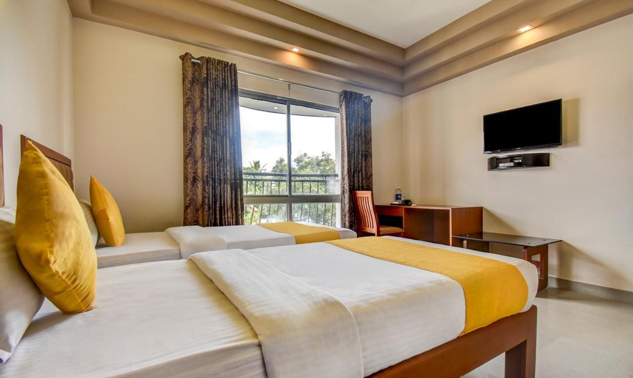 Hotel Garden Inn Kochi Екстер'єр фото