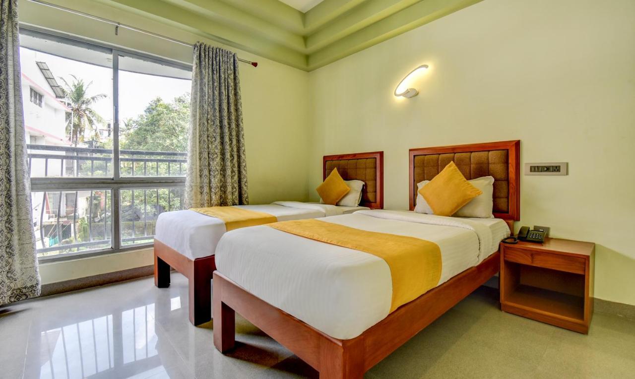 Hotel Garden Inn Kochi Екстер'єр фото