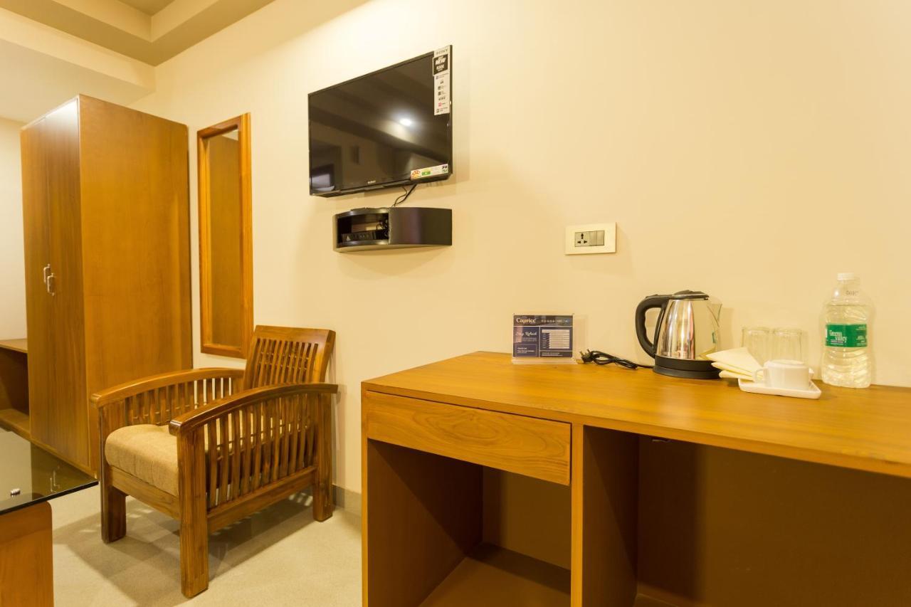 Hotel Garden Inn Kochi Екстер'єр фото