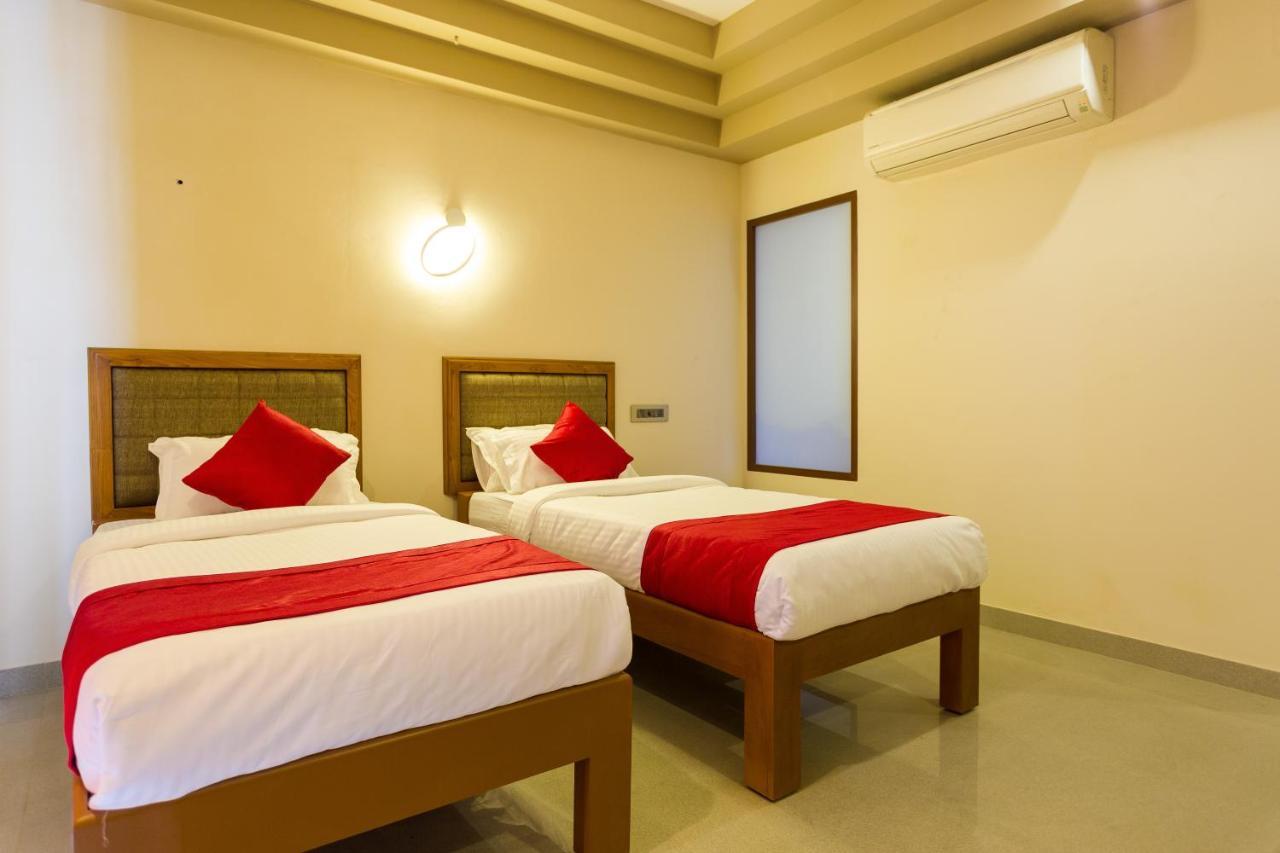 Hotel Garden Inn Kochi Екстер'єр фото
