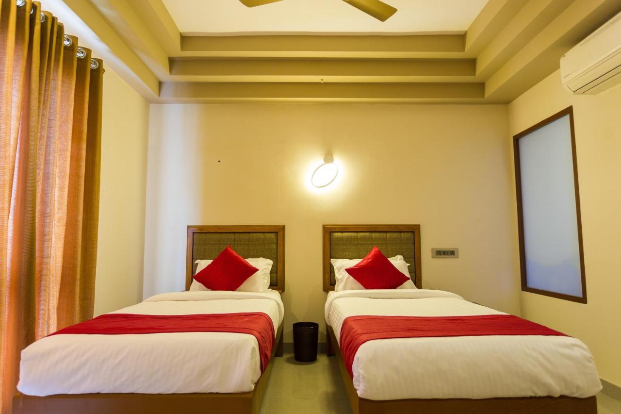 Hotel Garden Inn Kochi Екстер'єр фото